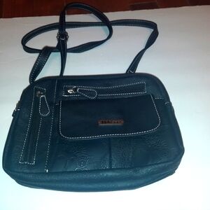 Small multi-pocket crossbody